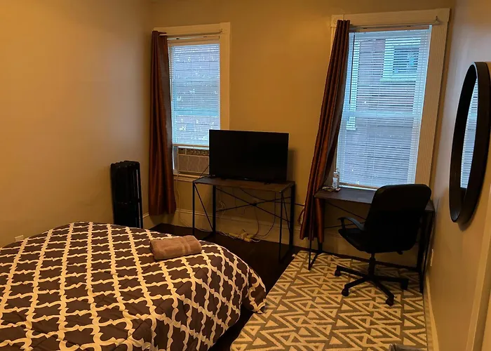 Homestay In Boston - Dorchester Fields Corner Area